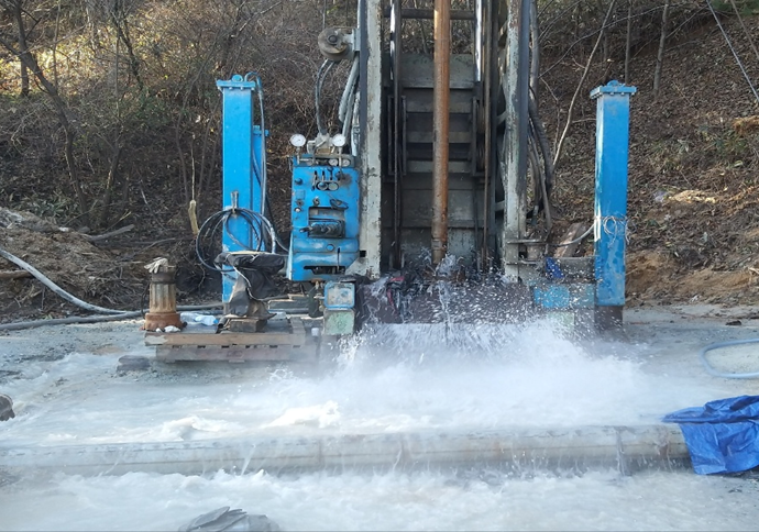 온천 개발 시추 현장